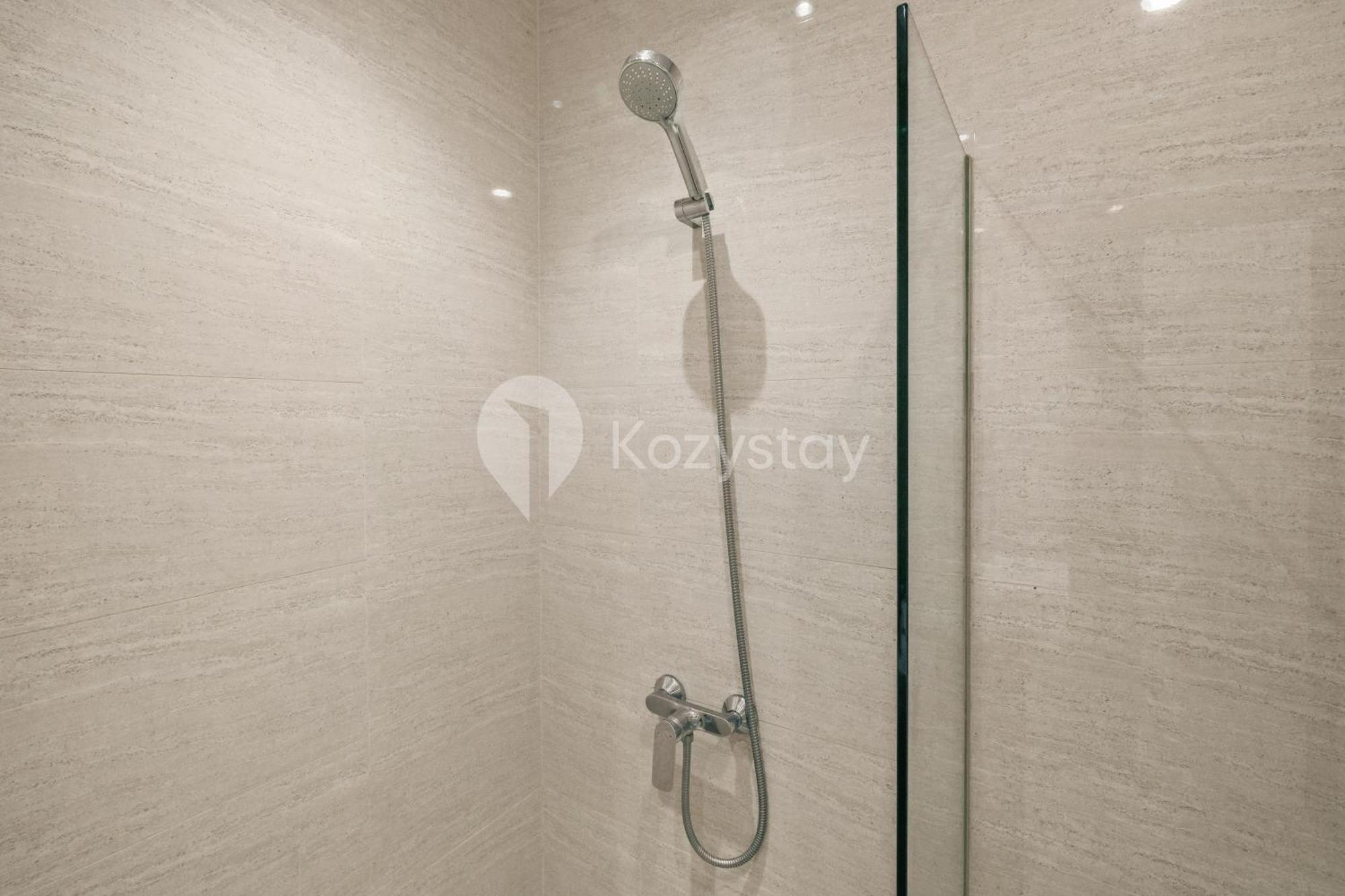 Meadow By Kozystay - Newly Renovated - Kebon Jeruk Jakarta Kültér fotó