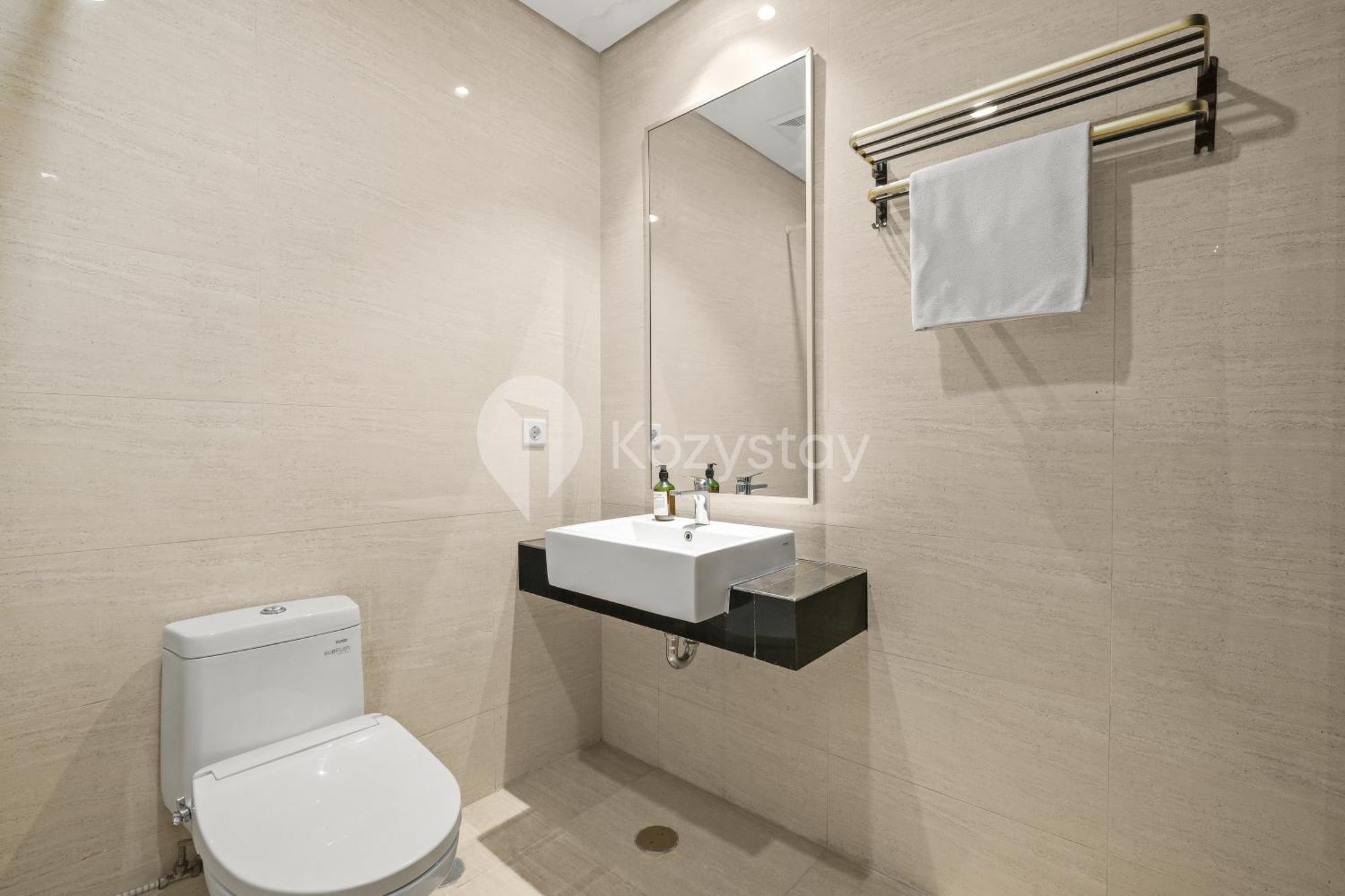 Meadow By Kozystay - Newly Renovated - Kebon Jeruk Jakarta Kültér fotó