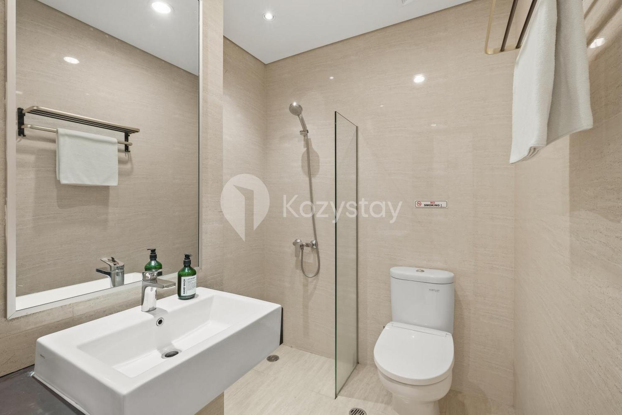 Meadow By Kozystay - Newly Renovated - Kebon Jeruk Jakarta Kültér fotó
