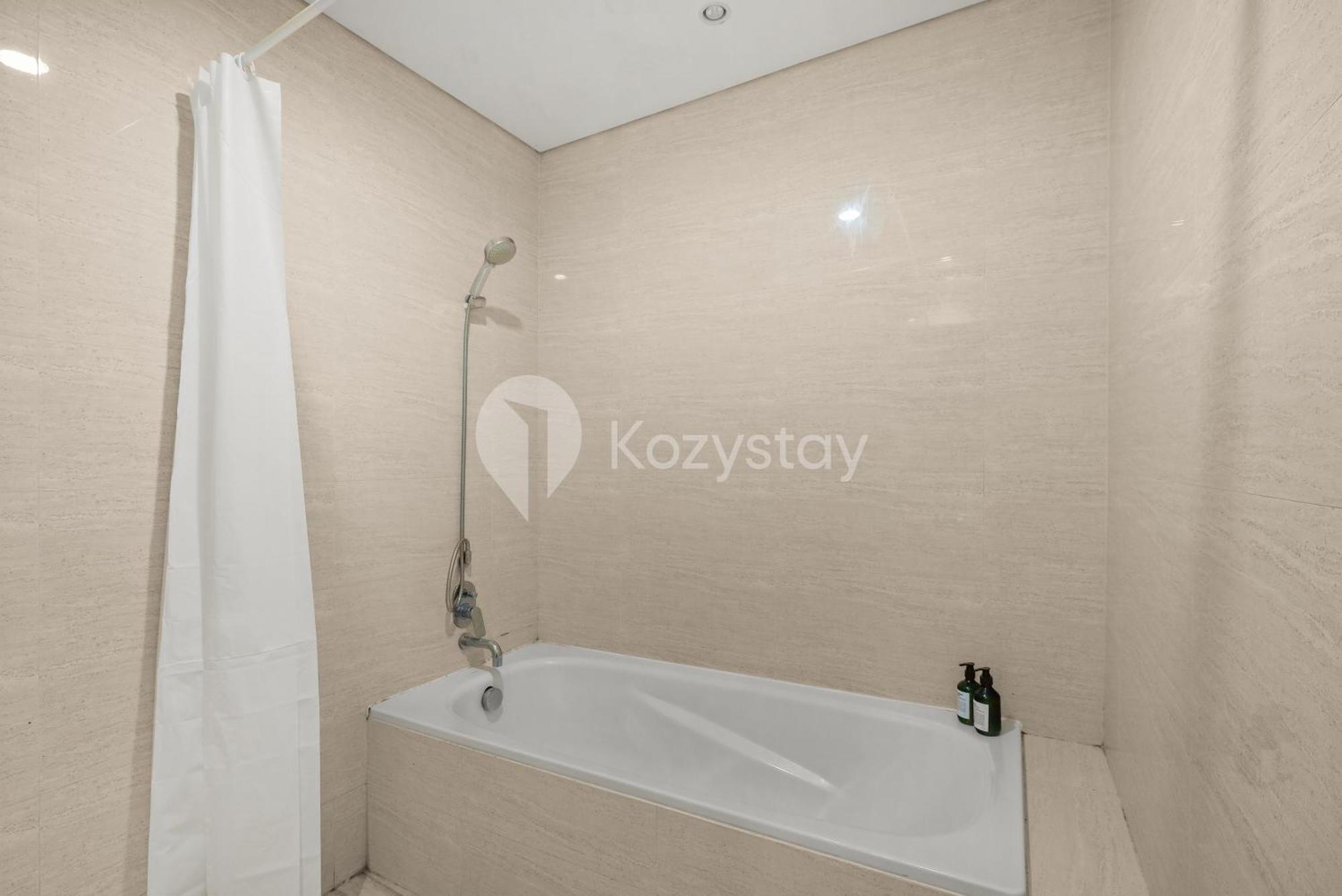 Meadow By Kozystay - Newly Renovated - Kebon Jeruk Jakarta Kültér fotó